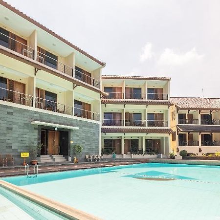 Capital O 1256 Sangga Buana Resort And Convention Hotel Cianjur Exterior foto